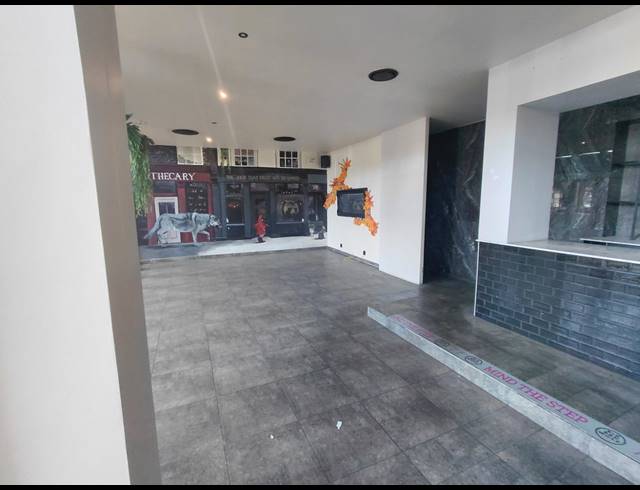 426M² RETAIL TO LET IN FOURWAYS